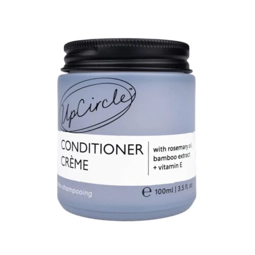 Glazen pot UpCircle Conditioner Crème met rozemarijn en bamboe, natuurlijke vegan haarverzorging voor glanzend en sterk haar.